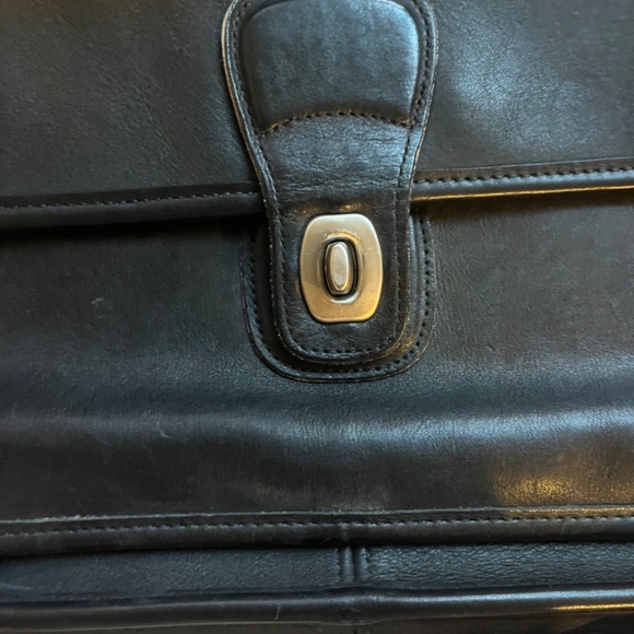 VINTAGE COACH Metropolitan Briefcase Size: 15" (L) x 10" (H) x 3" - Picture 3 of 9